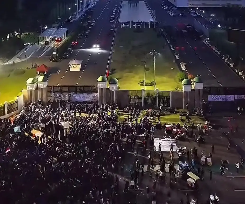 Empat Kelompok Gelar Aksi di Depan DPR Hari Ini, Bawa Tuntutan dari RUU Perampasan Aset hingga MBG