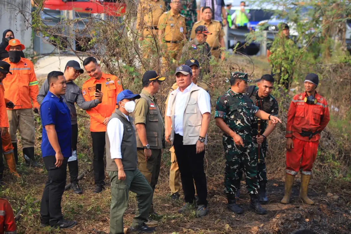 Gubernur Herman Deru Tinjau Langsung Karhutla di Tol Kayu Agung-Palembang Bersama Kepala BNPB dan Menhut